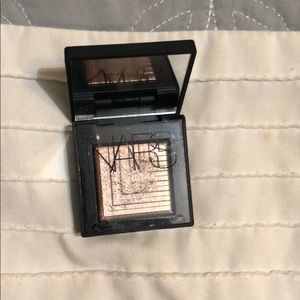 Nars Dual-Intensity Himalia Eyeshadow, swatched 1x